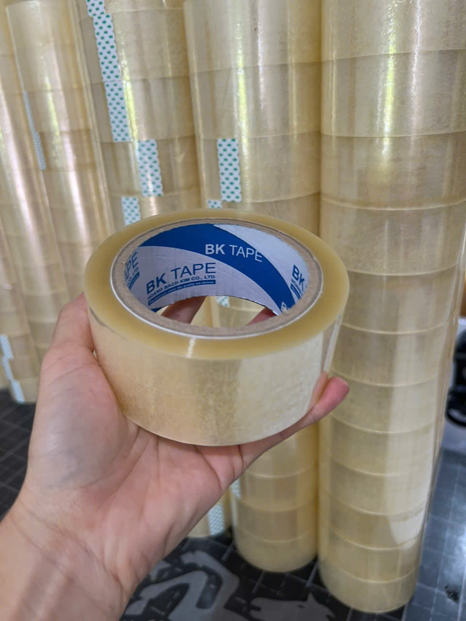 Băng keo trong cuộn 1,5 kg 