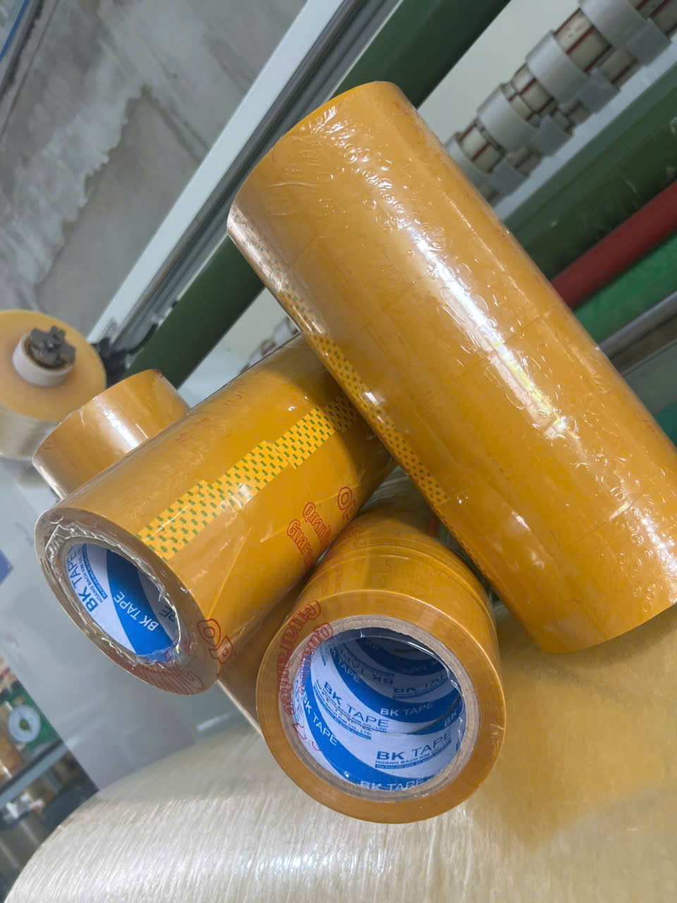 Băng keo đục cuộn 1,2 kg